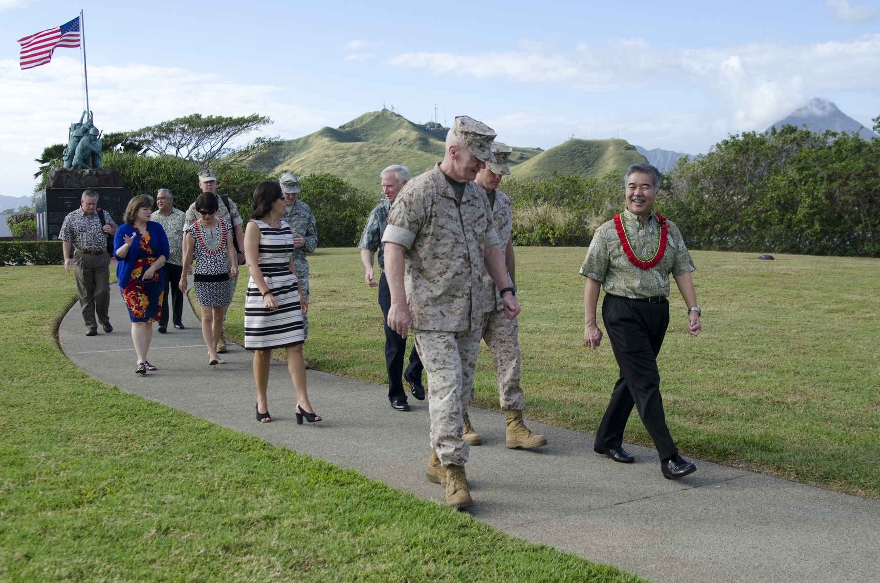 Hawaii governor visits KBay > Marine Corps Base Hawaii > News Article