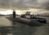 141015-N-CB621-038 NORFOLK, Va. - Norfolk Naval Shipyard (NNSY) recently welcomed USS La Jolla (SSN 701) for conversion from an operational fast-attack submarine into a Moored Training Ship (MTS). (U.S. Navy photo by Mass Communication Specialist 1st Class Jason Swink/Released)