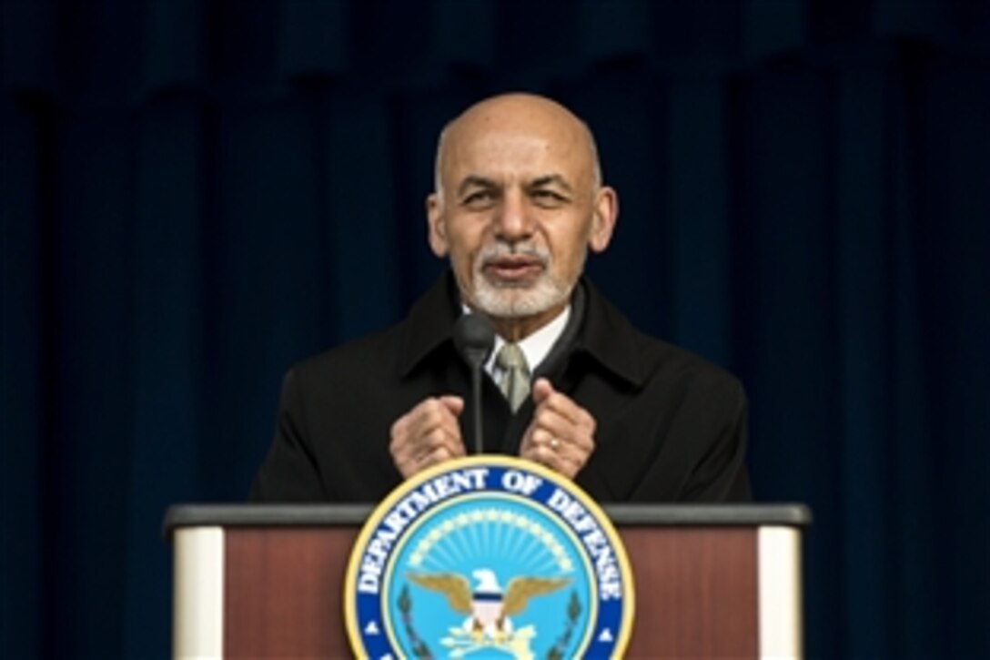Afghan President Ashraf Ghani thanks U.S. service members and veterans who served in Afghanistan for their efforts and sacrifices during an event at the Pentagon, March 23, 2015. U.S. Defense Secretary Ash Carter hosted Ghani and Afghan Chief Executive Abdullah Abdullah for the visit.