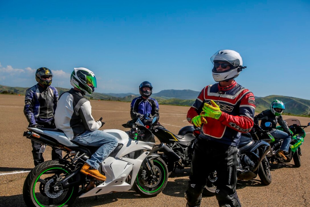 Staff Sgt. Andrew Eichelberger, motorcycle instructor with 4th Light Armored Reconnaissance, instructs during the Riders’ Essential Skills Training aboard Camp Pendleton, Calif., March 9-16, 2015. The program is being methodically developed to dramatically reduce motorcycle accidents and, if approved, will replace all Level 2 motorcycle training.