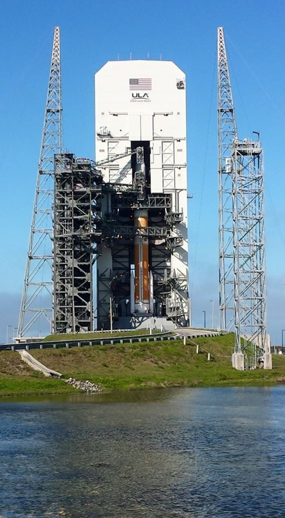The Air Force and the 45th Space Wing supported the successful launch of a United Launch Alliance Delta IV rocket from Launch Complex 37, March 25, Cape Canaveral Air Force Station, Fla., carrying the Air Force's ninth Block IIF-09 navigation satellite for the Global Positioning System at 2:36 p.m. EDT. (Courtesy photo/John Studwell) (For limited release) 