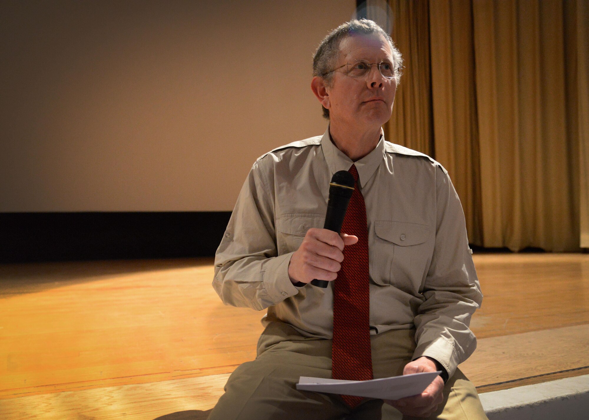 Dr. David Lisak, a nationally recognized forensic consultant, professional trainer and lecturer in the field of Sexual Assault Prevention and Response, speaks to members of the 27th Special Operations Wing March 26, 2015 at Cannon Air Force Base, N.M. Lisak provided airmen, wing leadership, first responders and civilian employees a unique forum to learn about major SAPR-related issues facing the Air Force. (U.S. Air Force photo/Staff Sgt. Alex Mercer) 