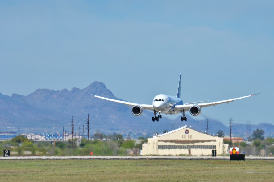 A Boeing 787-8 Dreamliner approaches the runway at Davis-Monthan Air Force Base, Ariz., March 26, 2015.  After landing, the Dreamliner was defueled and towed to the Pima Air & Space Museum.  (U.S. Air Force photo by Airman 1st Class Chris Massey/Released)