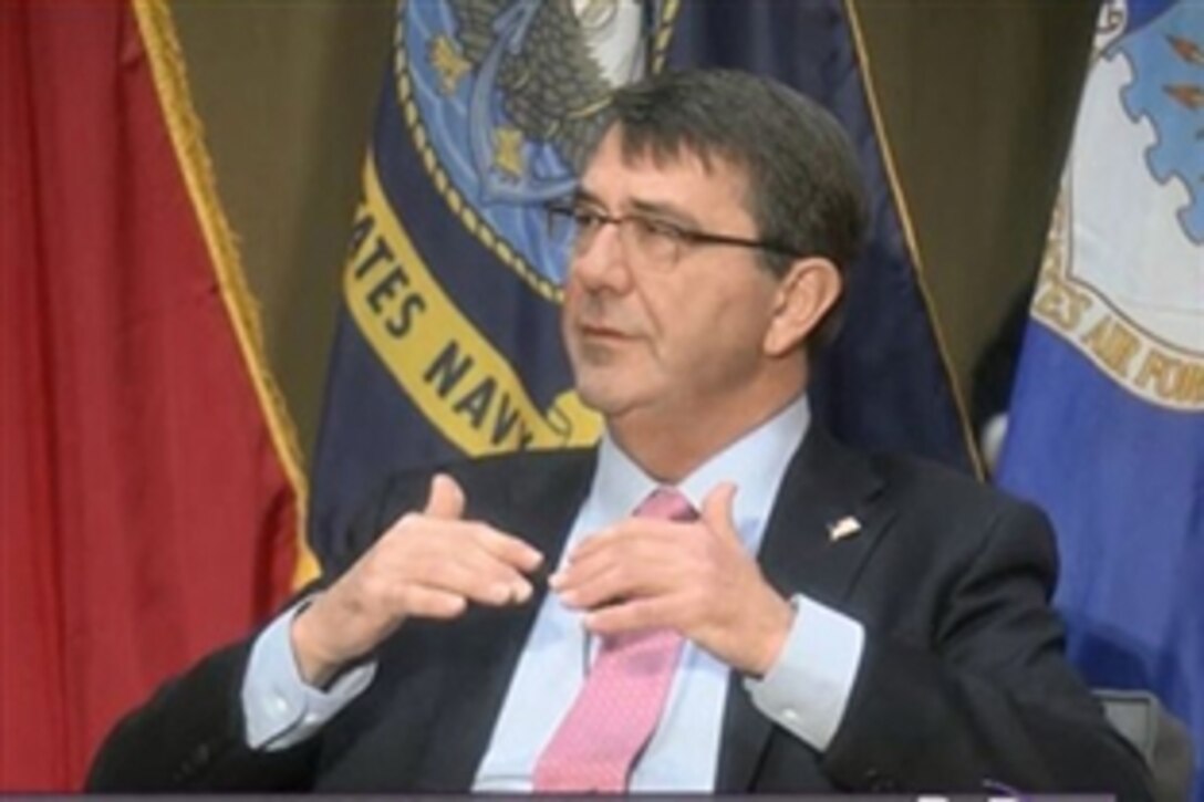 Defense Secretary Ash Carter participates in a roundtable discussion with members of the Institute for Veterans and Military Families at Syracuse University in Syracuse, N.Y., March 31, 2015. Carter spoke about his “force of the future” initiative.