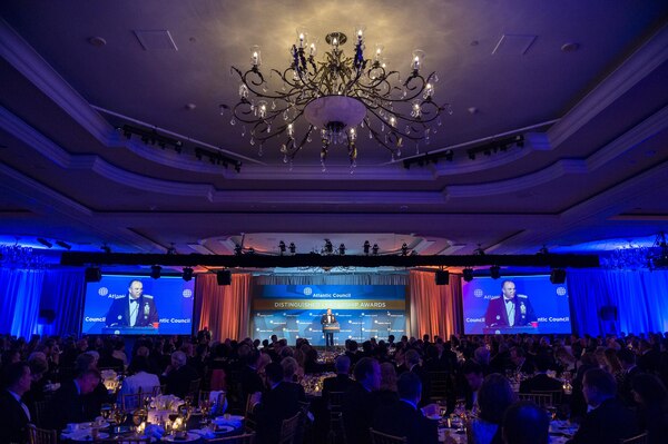 U.S. European Commander Gen. Philip Breedlove makes remarks following his being presented with the Distinguished Military Leadership Award during the 2015 Atlantic Council Distinguished Leadership Awards dinner, in Washington, D.C., April 30, 2015.