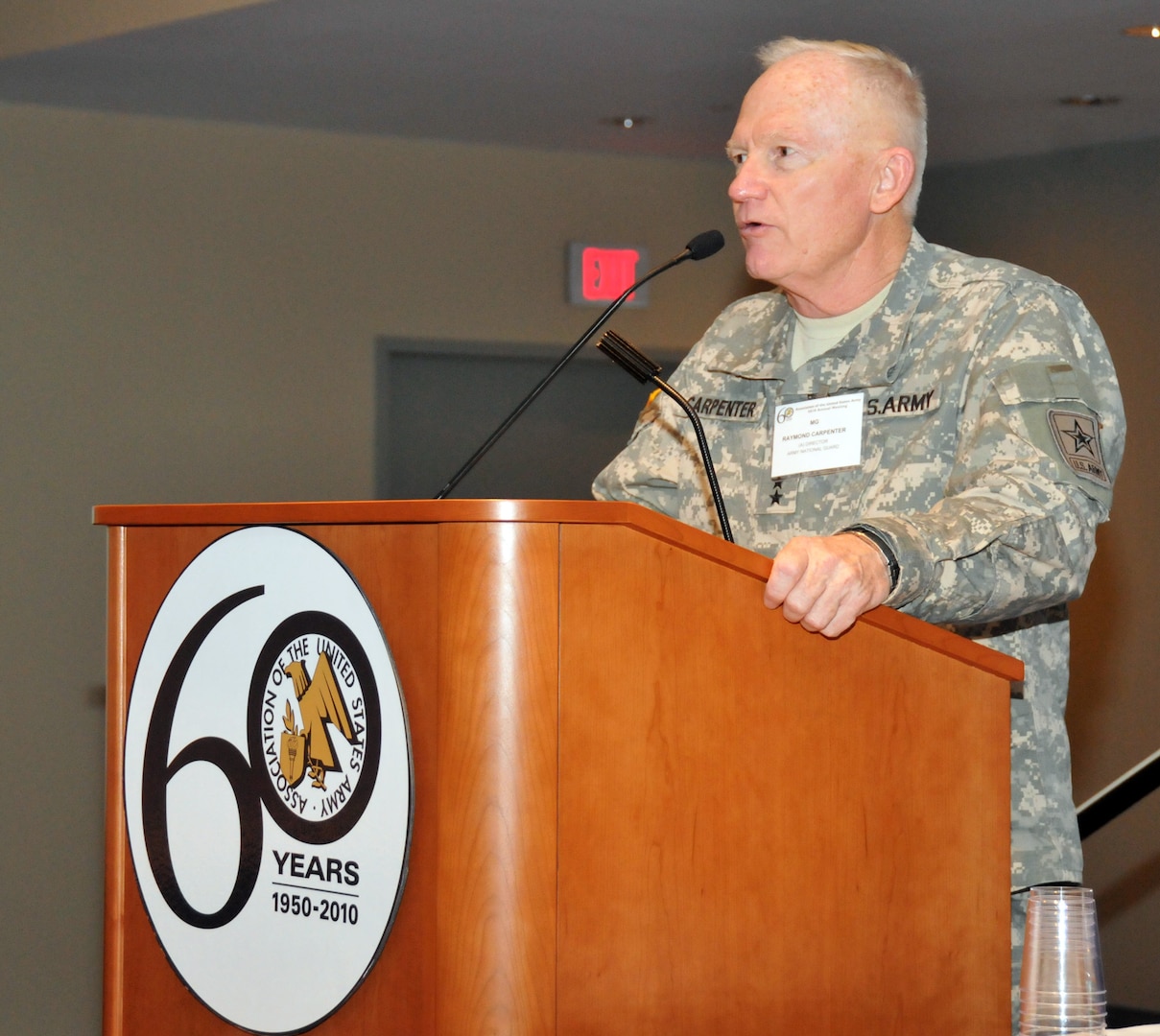Army Maj. Gen. Raymond Carpenter, the acting director of the Army National Guard, speaks to some 2010 Association of the U.S. Army annual meeting and exposition attendees about the Guard's homeland response capabilities in Washington D.C., Oct. 27, 2010.