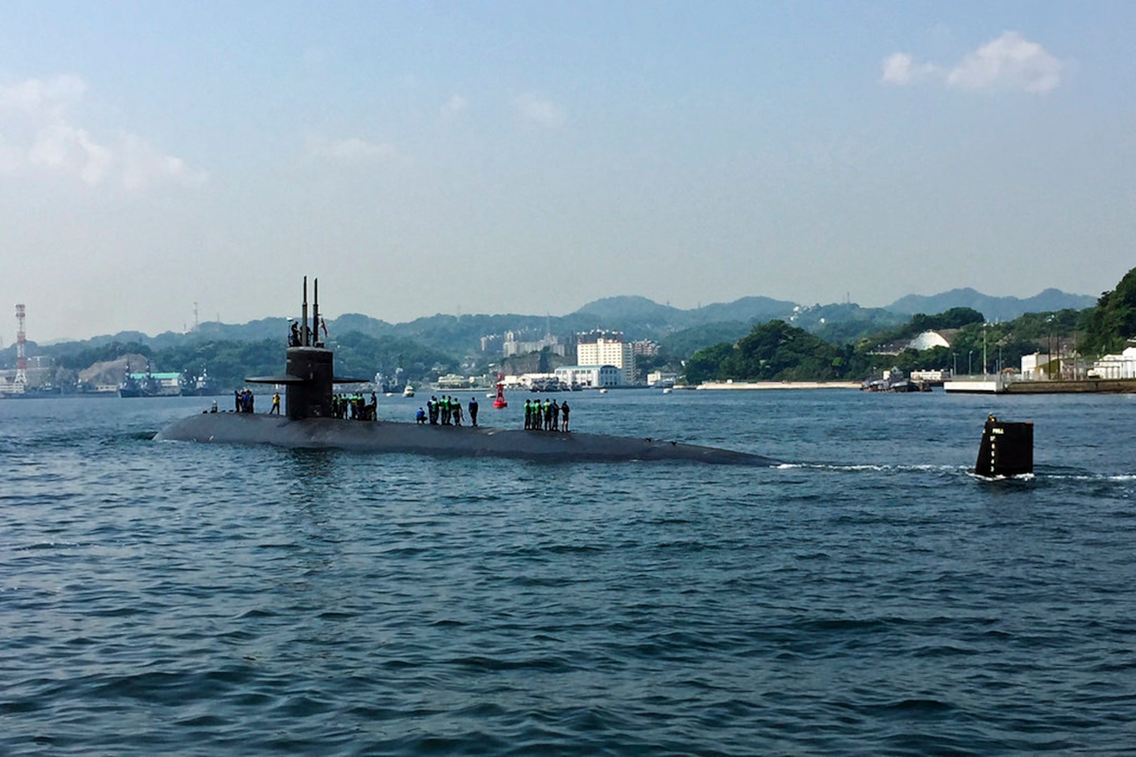 TOKYO BAY (May 8, 2015) - USS Houston (SSN 713) transits Tokyo Bay en route to Fleet Activities Yokosuka for a port visit as part of the Los Angeles-class fast-attack submarine's Western Pacific deployment. Houston is capable of supporting a multitude of missions, including anti-submarine warfare, anti-surface ship warfare, naval special warfare involving special operations forces, intelligence, surveillance and reconnaissance, irregular warfare and mine warfare. 