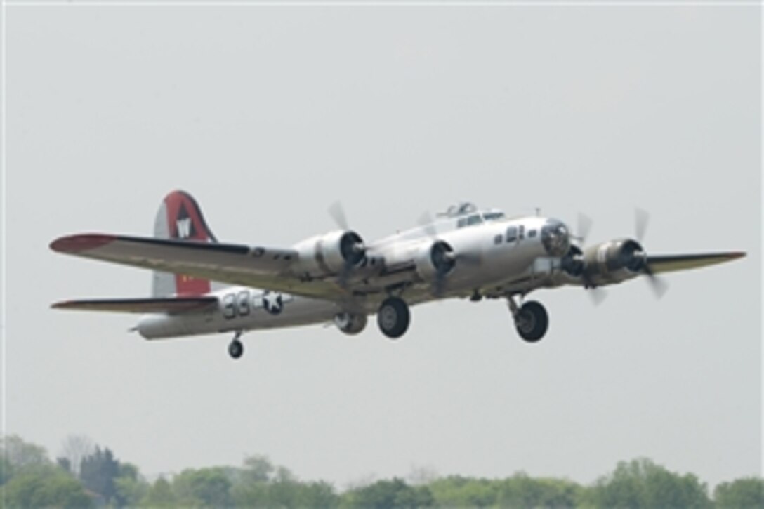 A World War II B-17 Bomber takes off from Manassas Regional Airport, Va., during “Arsenal of Democracy” media day, May 7, 2015.  B-24, B-17, and B-29 aircraft from World War II are taking part in the Washington D.C. flyover to celebrate the 70th anniversary of Victory in Europe Day.