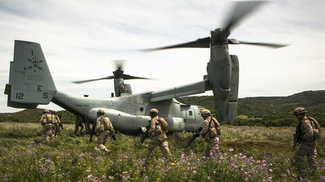 Spanish Marines from 2nd Battalion, Spanish Marine Brigade board an MV-22B Osprey during a training mission in Sierra Del Retin, Spain, May 4, 2015. U.S. Marines from Special-Purpose Marine Air-Ground Task Force Crisis Response-Africa flew the aircraft as part of a bilateral training exercise that tested the two units’ ability to work together.