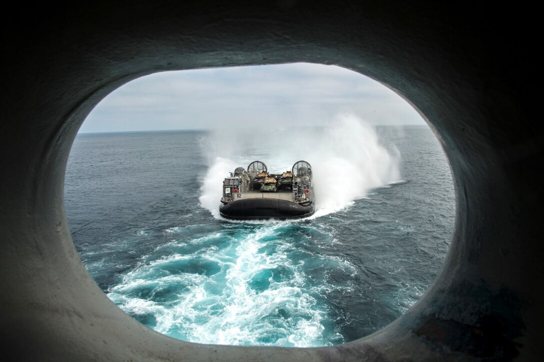A landing craft, air cushion approaches the USS Essex (LHD-2) off the coast of San Diego, May 11, 2015. The Marines and Sailors of the 15th Marine Expeditionary Unit and ESSEX ARG were departing for a seven-month deployment. (U.S. Marine Corps photo by Cpl. Elize McKelvey/Released)