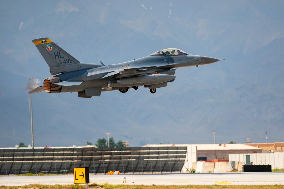 An F-16 Fighting Falcon takes off from Bagram Airfield, Afghanistan, April 30, 2015.