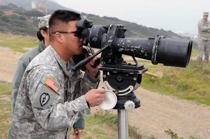 A California National Guardsman monitors the waters off the coast near San
Diego, on Dec. 14. The National Guard is supporting Customs and Border
Protection and Immigration and Customs Enforcement through Joint Task
Force-Sierra.