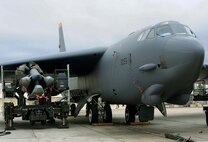 Weapons loaders assigned to Air Force Global Strike Command secure air-launched cruise missiles on a B-52H Stratofortress during a Constant Vigilance aircraft generation exercise at Minot Air Force Base, N.D., May 7, 2015. AFGSC conducts training operations and exercises on a regular basis to ensure its forces are ready to perform nuclear deterrence operations and long-range strike missions if and when called upon to do so. (U.S. Air Force photo/Senior Airman Kristoffer Kaubisch)