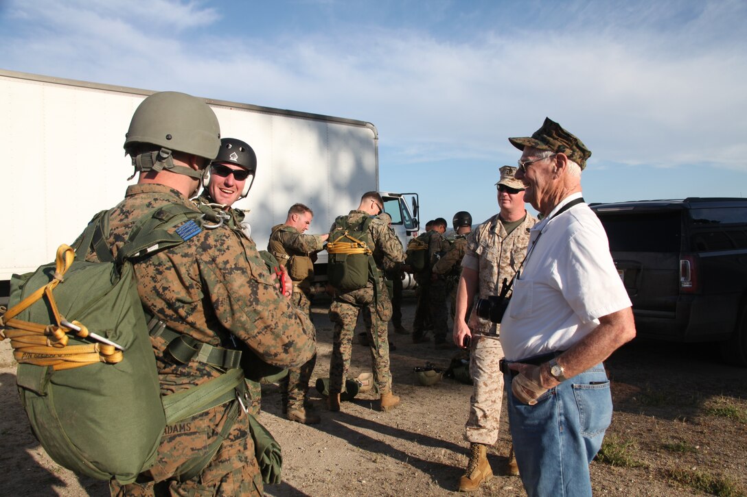 World War II Veteran visits 4th Force Recon Marines