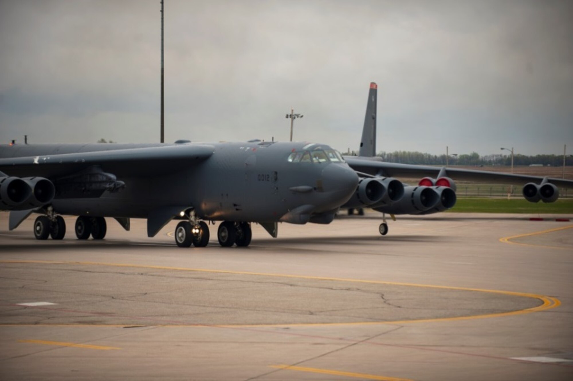 A B-52H Stratofortress taxis onto the Minot Air Force Base, N.D., flightline during Constant Vigilance May 13, 2015. Constant Vigilance is an annual Air Force Global Strike Command exercise designed to train and assess the command’s ability to support its conventional and nuclear missions. (U.S. Air Force photo/Airman 1st Class Christian Sullivan)