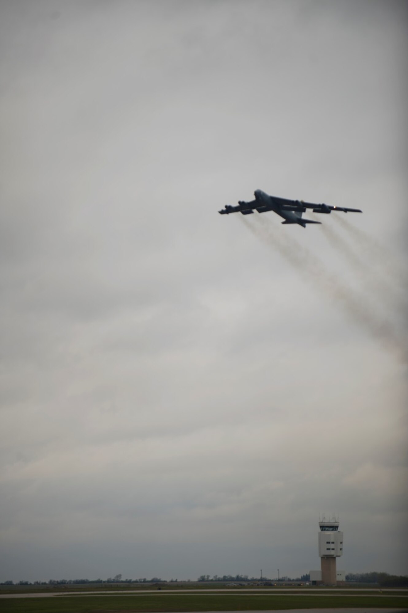 A B-52H Stratofortress takes off during a Constant Vigilance rapid launch exercise at Minot Air Force Base, N.D., May 13, 2015. The B-52s participated in a rapid launch exercise during Constant Vigilance. Air Force Global Strike Command conducts training operations and exercises on a regular basis to ensure its forces are ready to perform nuclear deterrence operations and long-range strike missions if and when called upon to do so. (U.S. Air Force photo/Airman 1st Class Christian Sullivan)