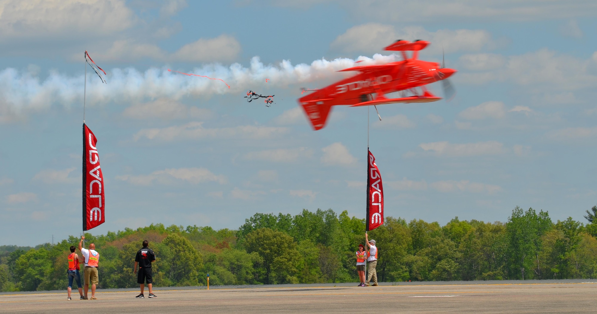 Nearly 400,000 spectators came to Westover Air Reserve Base to watch the 2015 Great New England Air Show, boasting more than two dozen current and vintage military aircraft. Aerial demonstration teams included the U.S. Navy Blue Angels, Canadian Snowbirds, U.S. Army’s Golden Knights parachuting team, F-22 demo team, Geico Skytypers, and Canadian CF-18 team. (U.S. Air Force photo/SSgt. Kelly Goonan)