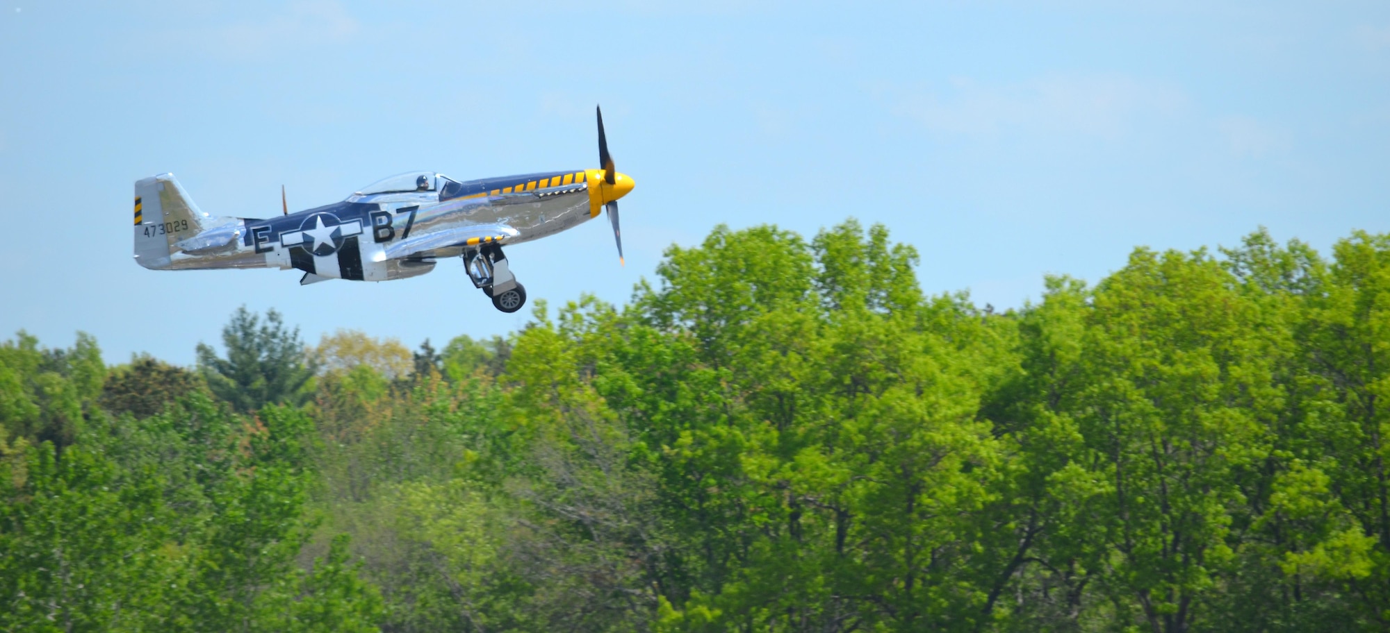 Nearly 400,000 spectators came to Westover Air Reserve Base to watch the 2015 Great New England Air Show, boasting more than two dozen current and vintage military aircraft. Aerial demonstration teams included the U.S. Navy Blue Angels, Canadian Snowbirds, U.S. Army’s Golden Knights parachuting team, F-22 demo team, Geico Skytypers, and Canadian CF-18 team. (U.S. Air Force photo/SSgt. Kelly Goonan)