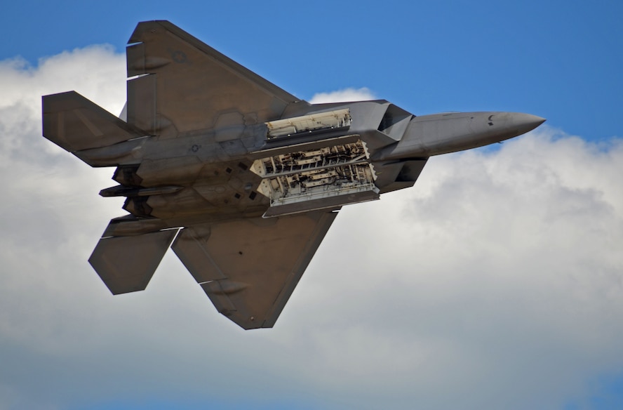 F 22.8. F22 Raptor. Lockheed/Boeing f-22 Raptor. Ф-35 Раптор. F-22 Armament.