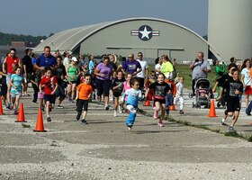 DAYTON, Ohio (05/2015) -- Participants start the 1-mile kids' fun run during Space Fest on May 15 at the National Museum of the U.S. Air Force. (U.S. Air Force photo by Don Popp)