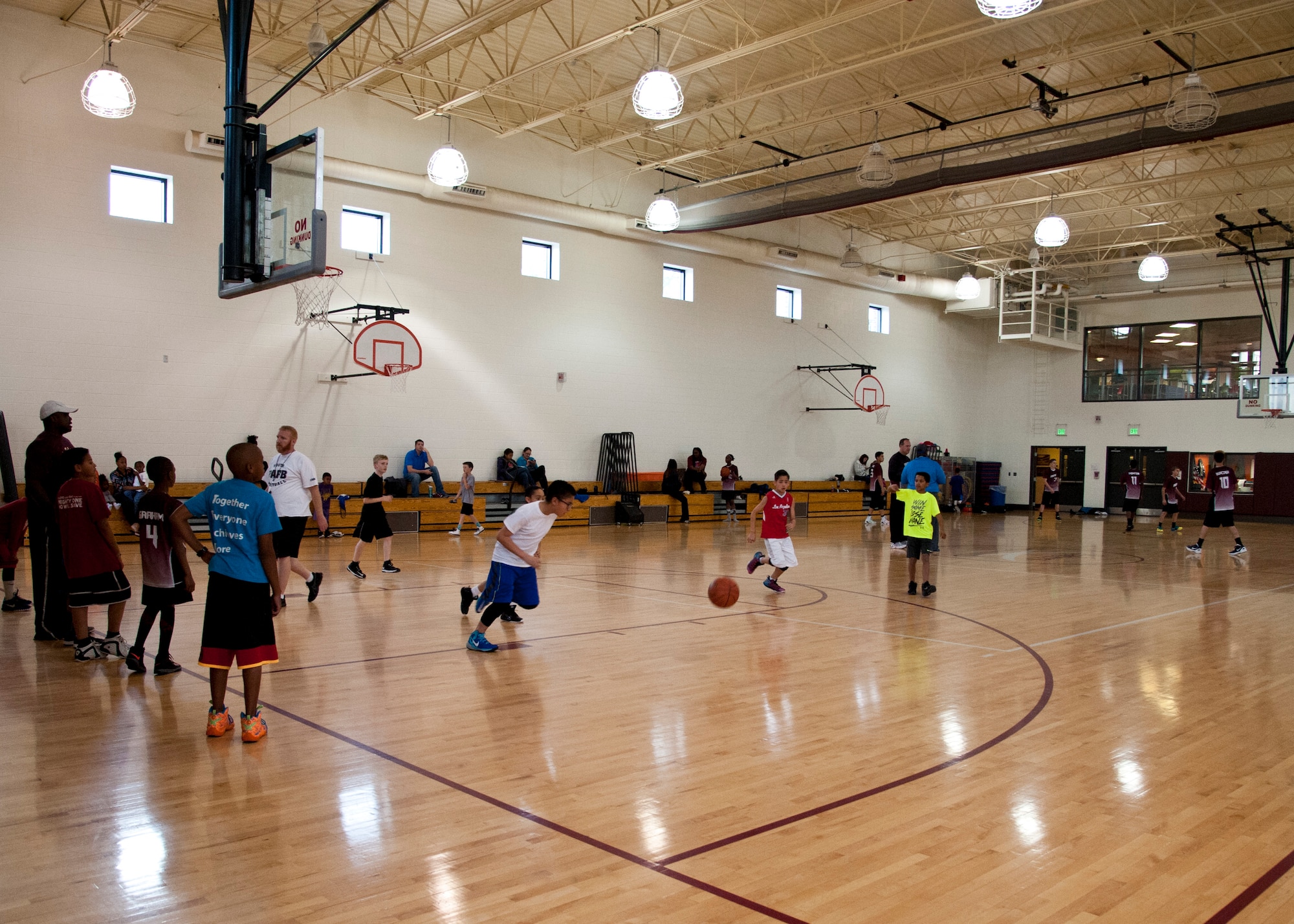 PETERSON AIR FORCE BASE, Colo. – Members of the competitive youth basketball program practice for the end of spring league tournament at the RP Youth Center May 14, 2015. Peterson AFB and Fort Carson put together a combined basketball program as part of the Southern Colorado Basketball League. Players who do not make the competitive team can join the developmental team. Tryouts for the summer league will be held at the Peterson Youth Center at the following date and times:
3rd grade – 7th grade boys tryout May 30 from 8-9:30 a.m.
8th grade – 10th grade boys tryout May 30 from 9:30-11 a.m.
6th grade – 8th grade girls tryout May 30 from 11 a.m.-12:30 p.m.
Contact Peterson Youth Sports director carlos.wade.4@us.af.mil for more information. (U.S. Air Force photo by Senior Airman Tiffany DeNault)