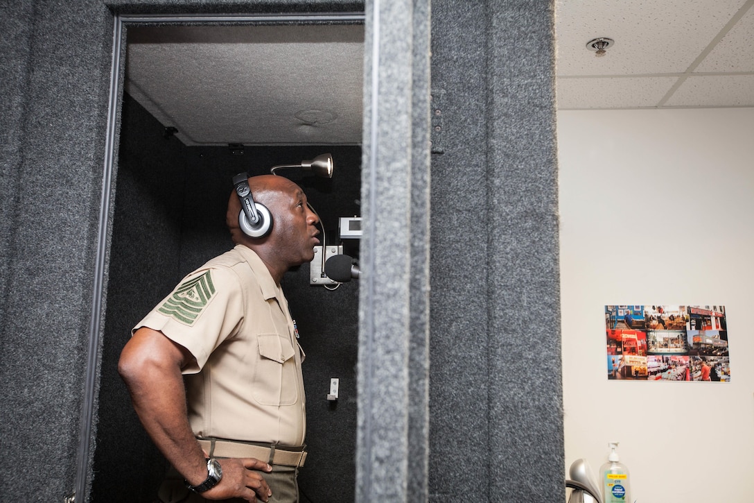 Sgt. Maj. Ronald L. Green, the 18th Sergeant Major of the Marine Corps, tours the Defense Information School at Ft. George G. Meade, MD., May 19, 2015. (U.S. Marine Corps photo by Sgt. Melissa Marnell)
