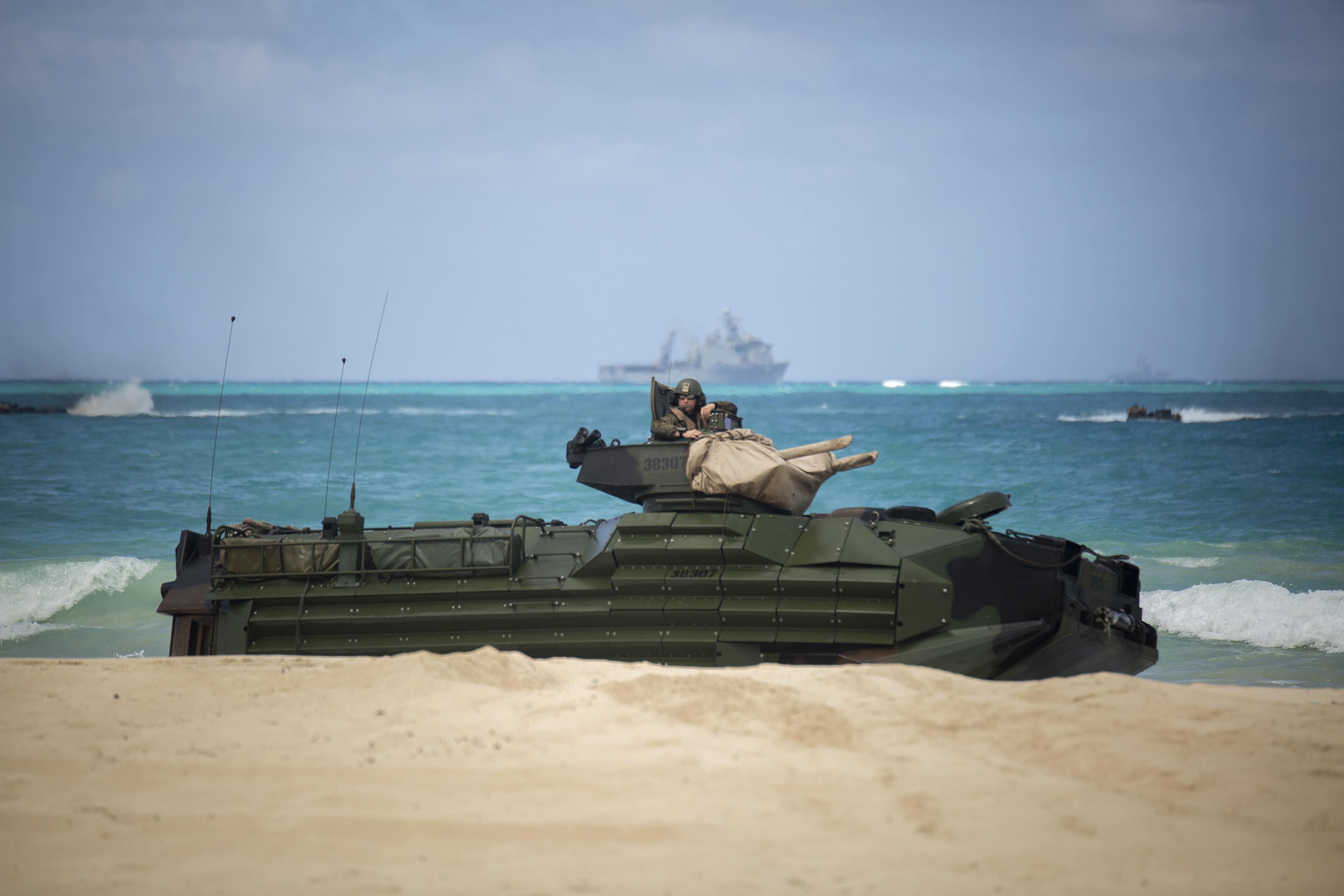 Foreign military leaders observe U.S. Marine Corps amphibious landing