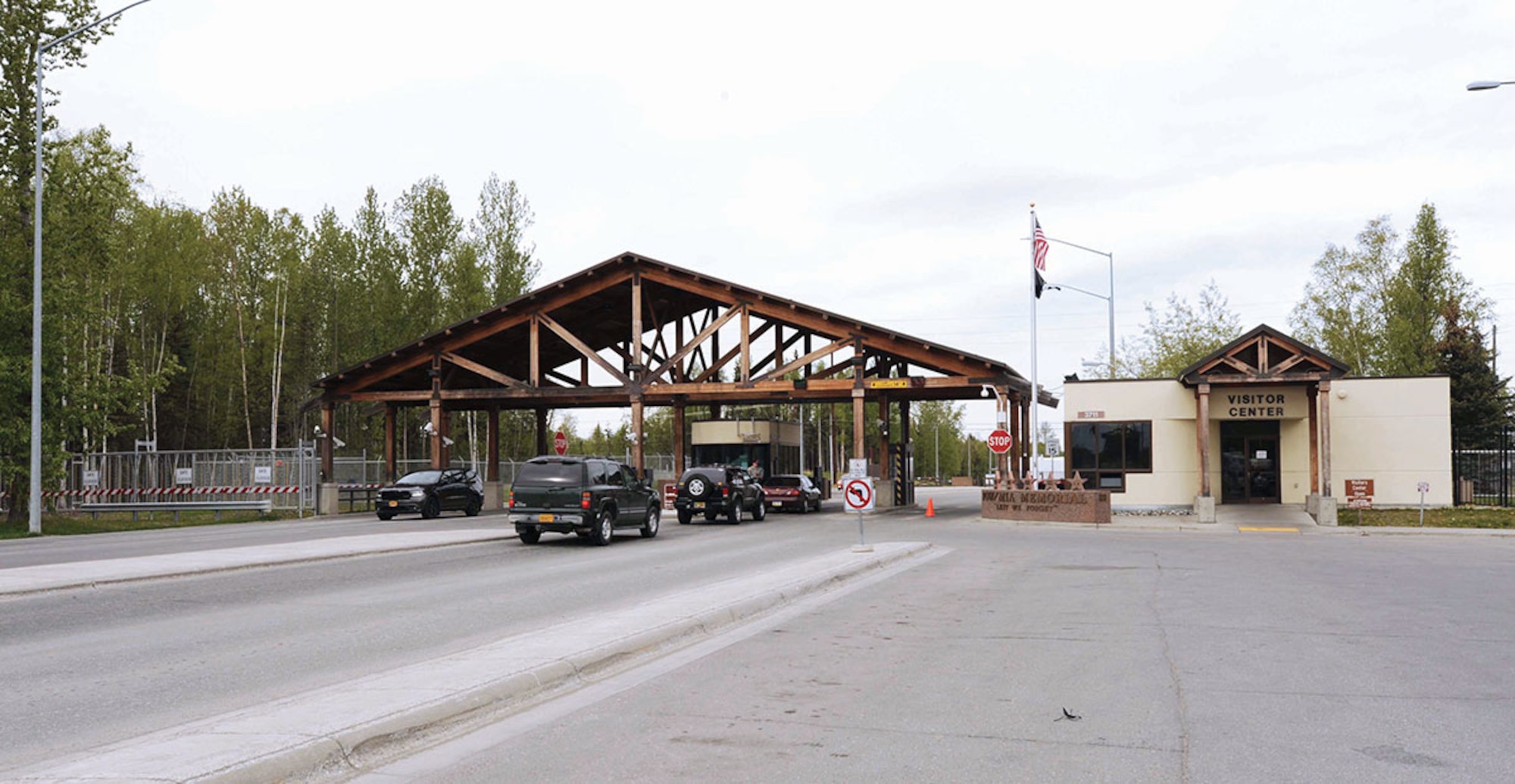 JBER’s Boniface Gate will be closed to inbound traffic from June 1 until July 18. (U.S. Air Force photo/Staff Sgt. William Banton)