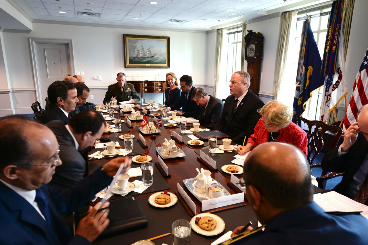 U.S. Deputy Defense Secretary Bob Work, right center, meets with Tunisian Minister of Defense Farhat Horchani, third from left, at the Pentagon, May 27, 2015. The two leaders discussed matters of mutual importance. DoD photo by U.S. Army Sgt. 1st Class Clydell Kinchen