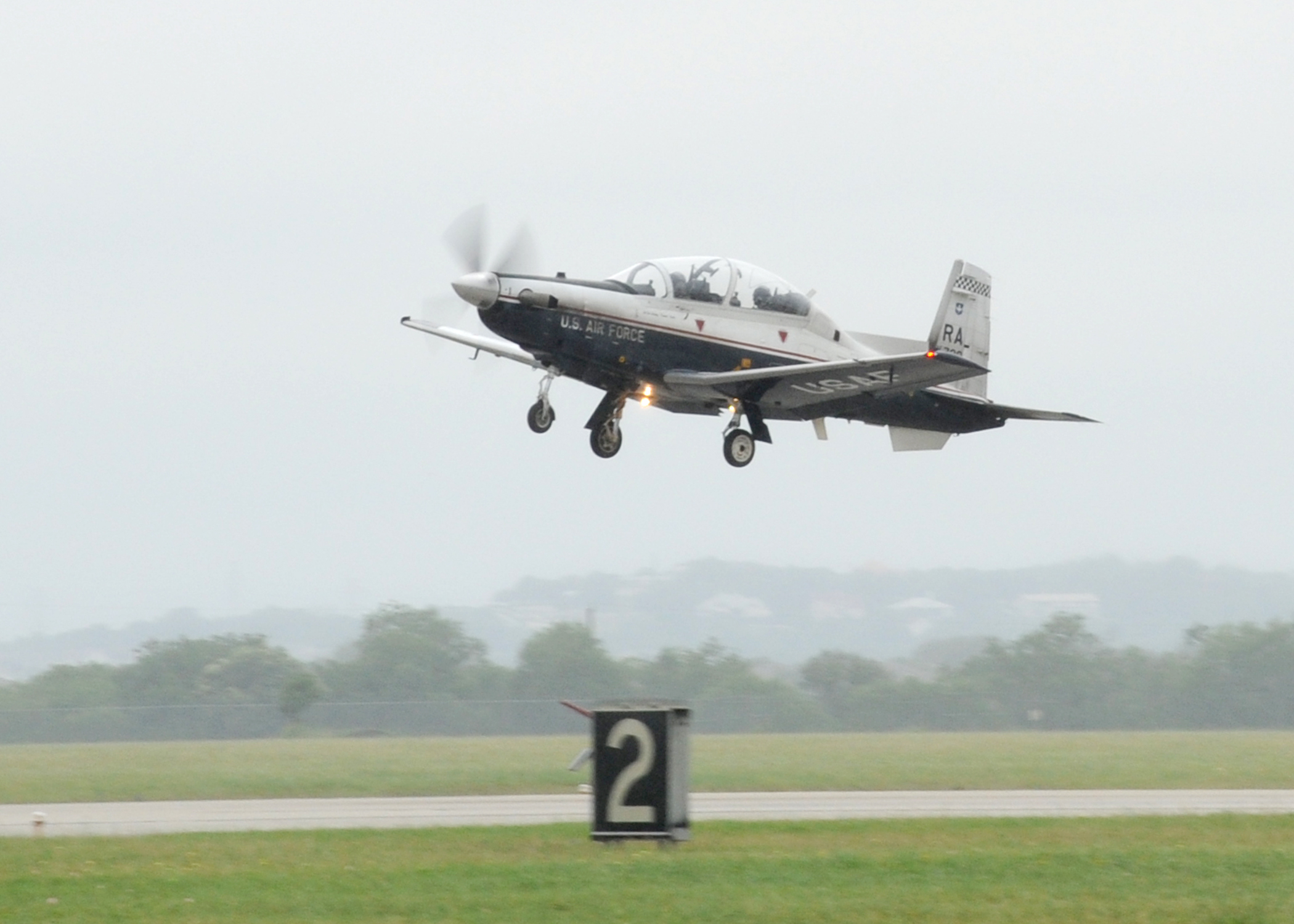 RPA student pilots gain experience in T6A orientation flight > Air Education and Training