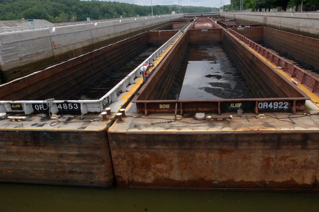 The U.S. Army Corps of Engineers Nashville District is offering public access to Cheatham Navigation Lock located on the Cumberland River in Ashland City, Tenn. The lock is open to visitors seven days a week from 9 a.m. to 5 p.m. from now until Sept. 8, 2015.