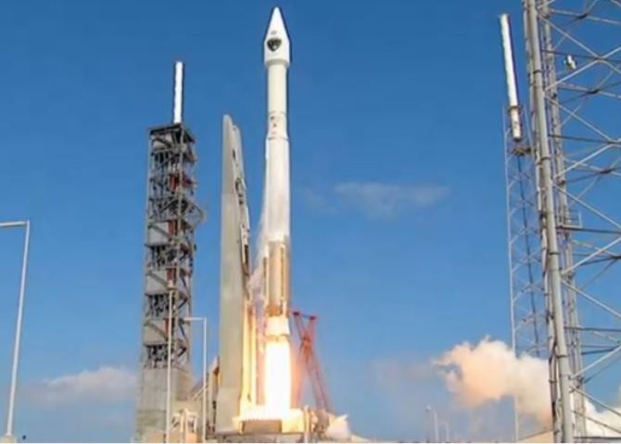 A United Launch Alliance Atlas V carrying the Air Force's GPSIIF-11 launches from Space Launch Complex 41 at Cape Canaveral Air Force Station, Fla., on Oct. 31, 2015. (Courtesy photo)