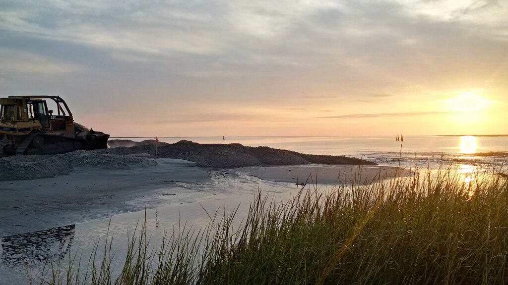 The Fort Pulaski shoreline stabilization project restored approximately a mile and a half of Cockspur Island’s north shore using more than 200,000 cubic yards of dredged material from the Savannah Harbor Navigation Project.