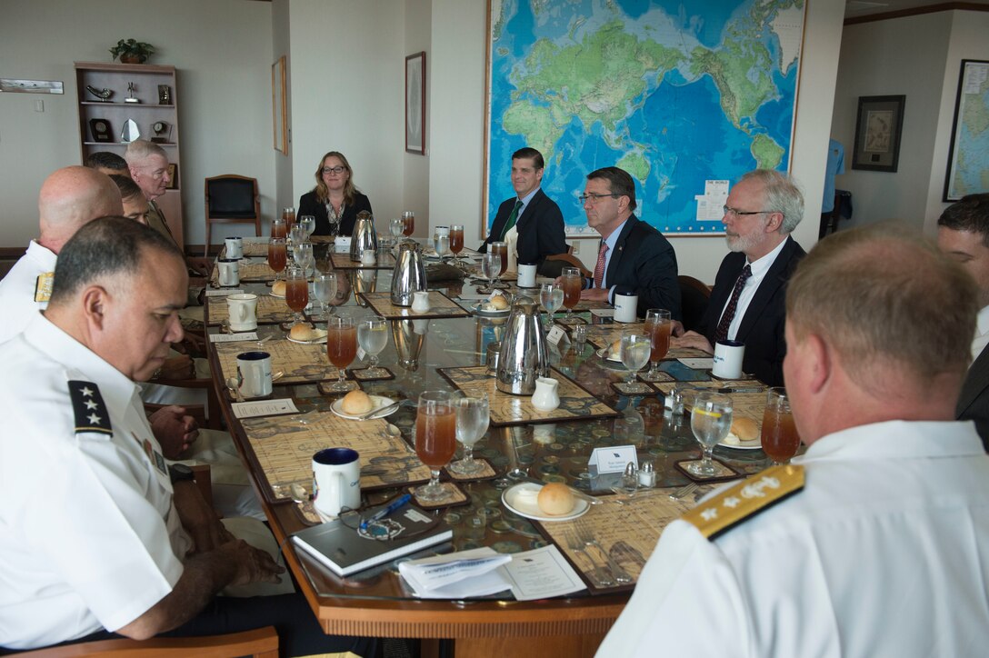 Defense Secretary Ash Carter, right center, attends a working lunch with U.S. Pacific Command senior leaders at the command's headquarters on Camp H.M. Smith, Nov. 5, 2015. DoD photo by Air Force Senior Master Sgt. Adrian Cadiz