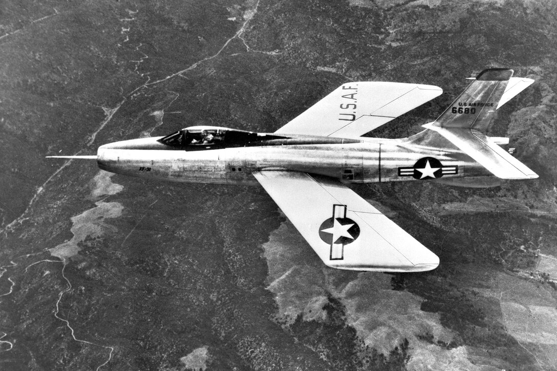 The museum’s XF-91 in its original configuration. The Thunderceptor’s wing had an inverse taper (meaning it was wider at the tips than at the roots). Also, the angle of the wing could be varied up or down in flight (up for takeoff and landing and down for high-speed flight). (U.S. Air Force photo)