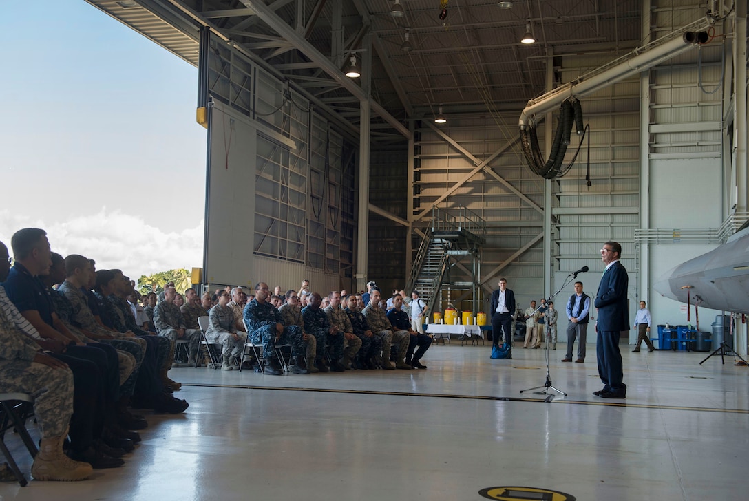 Defense Secretary Ash Carter speaks with service members on Joint Base Pearl Harbor-Hickam in Honolulu, Nov. 6, 2015. DoD photo by Air Force Senior Master Sgt. Adrian Cadiz