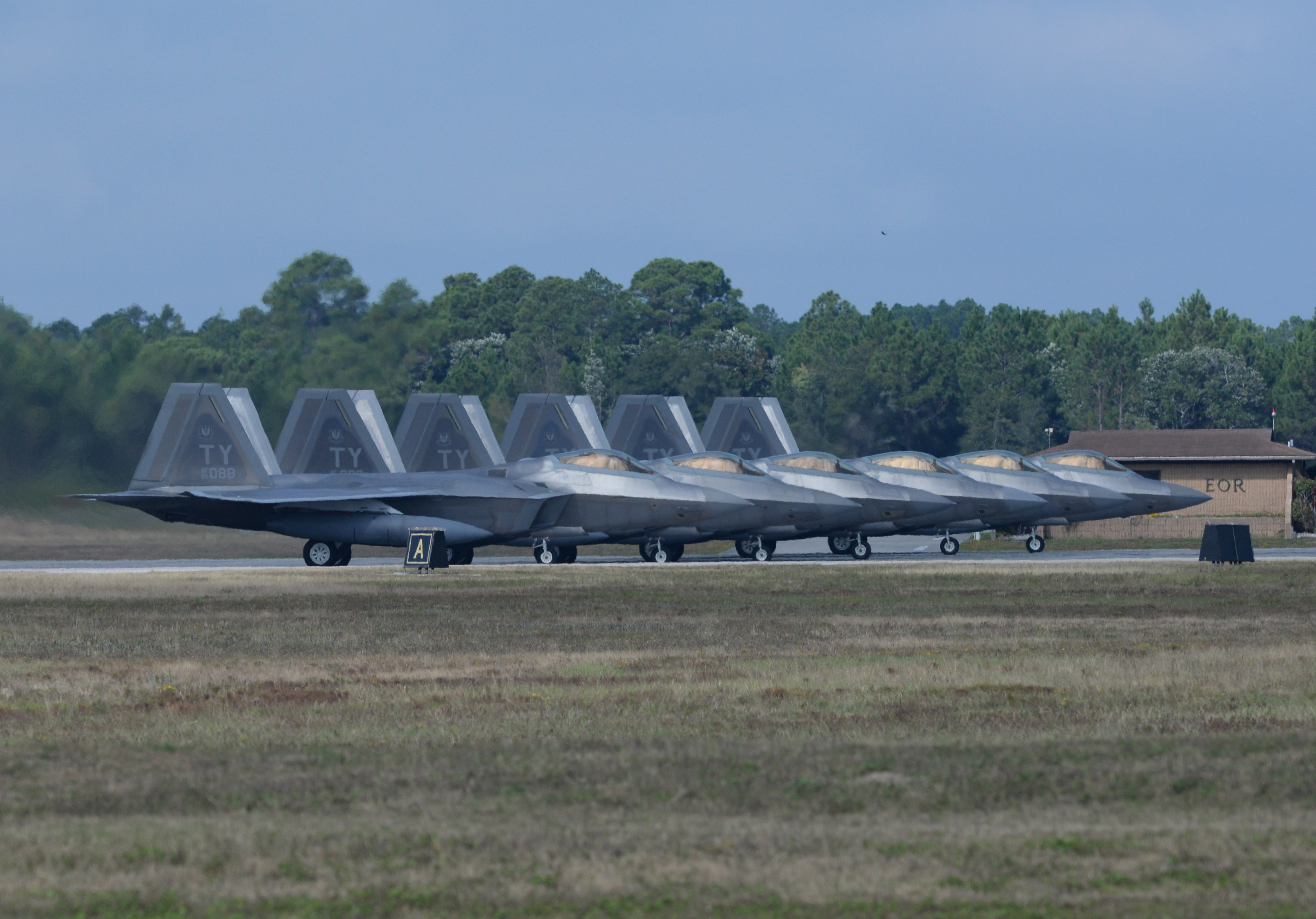 F-22 Raptor training mission > Air Combat Command > Article