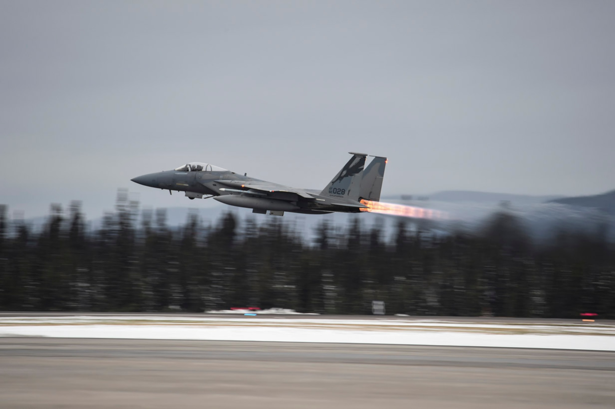 A United States Air Force F-15C Eagle, piloted by Captain Andrew Armey from the 144th Fighter Wing out of Fresno, Calif. takes off from 5 Wing Goose Bay, Canada while participating in Exercise Vigilant Shield 16, Oct. 20, 2015. From Oct 15-26 2015, approximately 700 members from the Canadian Armed Forces, the United States Air Force, United States Navy and the United States Air National Guard are deploying to Iqaluit, Nunavut, and 5 Wing Goose Bay, Newfoundland, Labrador for Exercise Vigilant Shield 16. (US Air National Guard photo by Senior Master Sgt. Chris Drudge/released)