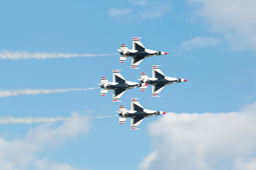 Members of the U.S. Air Force Thunderbirds perform an aerial demonstration during the Thunder Over South Georgia Open House, Nov. 7, 2015, at Moody Air Force Base, Ga. The Thunderbirds showcased their capabilities in front of a crowd of approximately 50,000 spectators. (U.S. Air Force photo by Senior Airman Ceaira Tinsley/Released)