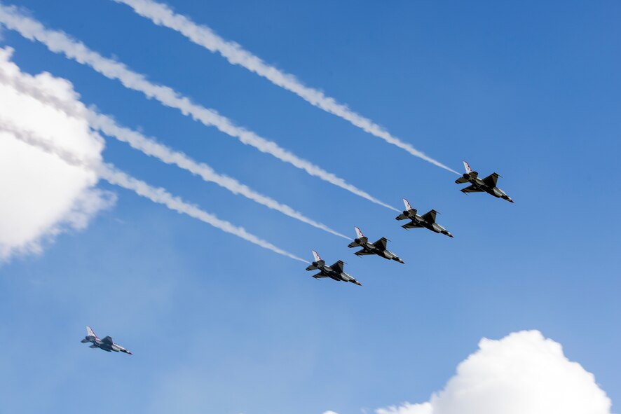 Members of the U.S. Air Force Thunderbirds fly in formation during the Thunder Over South Georgia practice, Nov. 6, 2015, at Moody Air Force Base, Ga.  The Thunderbirds gave Cadets from a local college an opportunity to watch them fly and ask questions during a meet and greet. (U.S. Air Force photo by Airman 1st Class Greg Nash/Released)