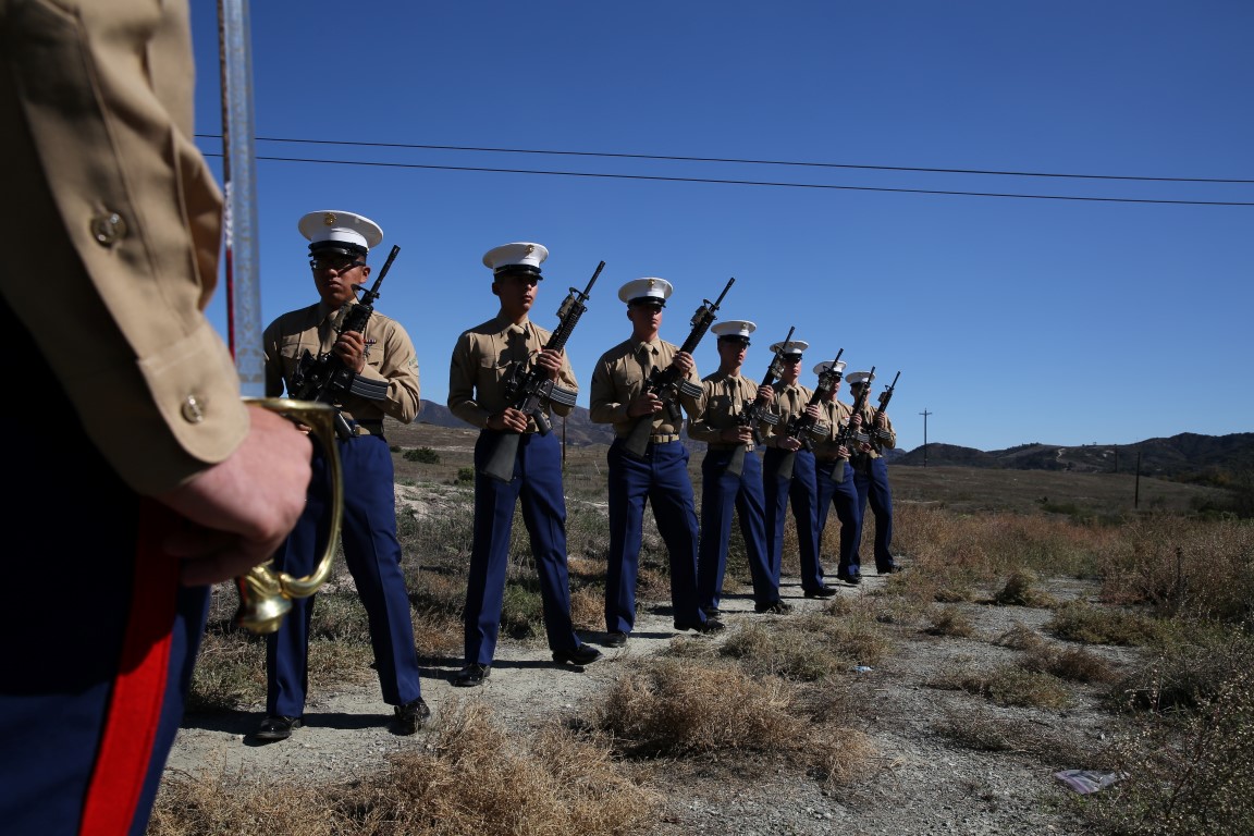 2nd Battalion, 1st Marine Regiment honors 2/1 Vietnam Veterans > 1st