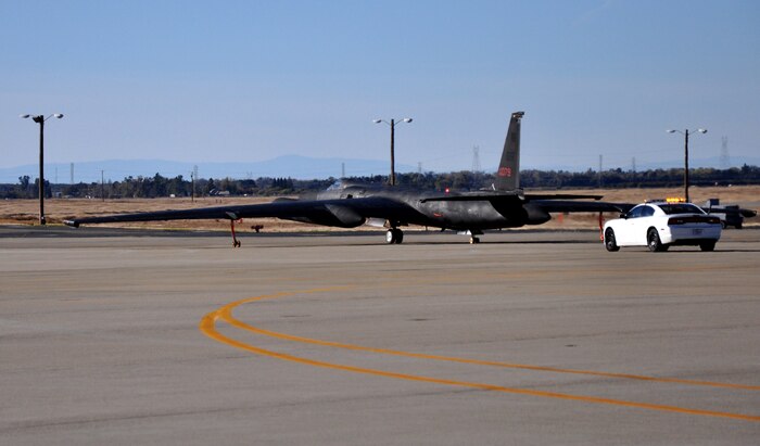 A U-2 Dragon Lady taxis to the runway at Beale Air Force Base, Calif., Nov. 4, 2015, during U.S. Strategic Command’s (USSTRATCOM) Exercise GLOBAL THUNDER 16. Beale AFB is home to the 9th Reconnaissance Wing, which enhances USSTRATCOM’s intelligence, surveillance and reconnaissance mission by providing mission-ready aircraft to detect and deter strategic threats against the U.S. and its allies in support of the command’s Task Force 204. GLOBAL THUNDER is an annual U.S. Strategic Command training event that assesses command and control functionality in all USSTRATCOM mission areas and affords component commands a venue to evaluate their joint operational readiness. Planning for GLOBAL THUNDER 16 has been under way for more than a year and is based on a notional scenario with fictitious adversaries. One of nine DoD unified combatant commands, USSTRATCOM has global strategic missions, assigned through the Unified Command Plan, which also include strategic deterrence; space operations; cyberspace operations; joint electronic warfare; global strike; missile defense; combating weapons of mass destruction; and analysis and targeting. (U.S. Air Force photo by Staff Sgt. Jeffrey M. Schultze)