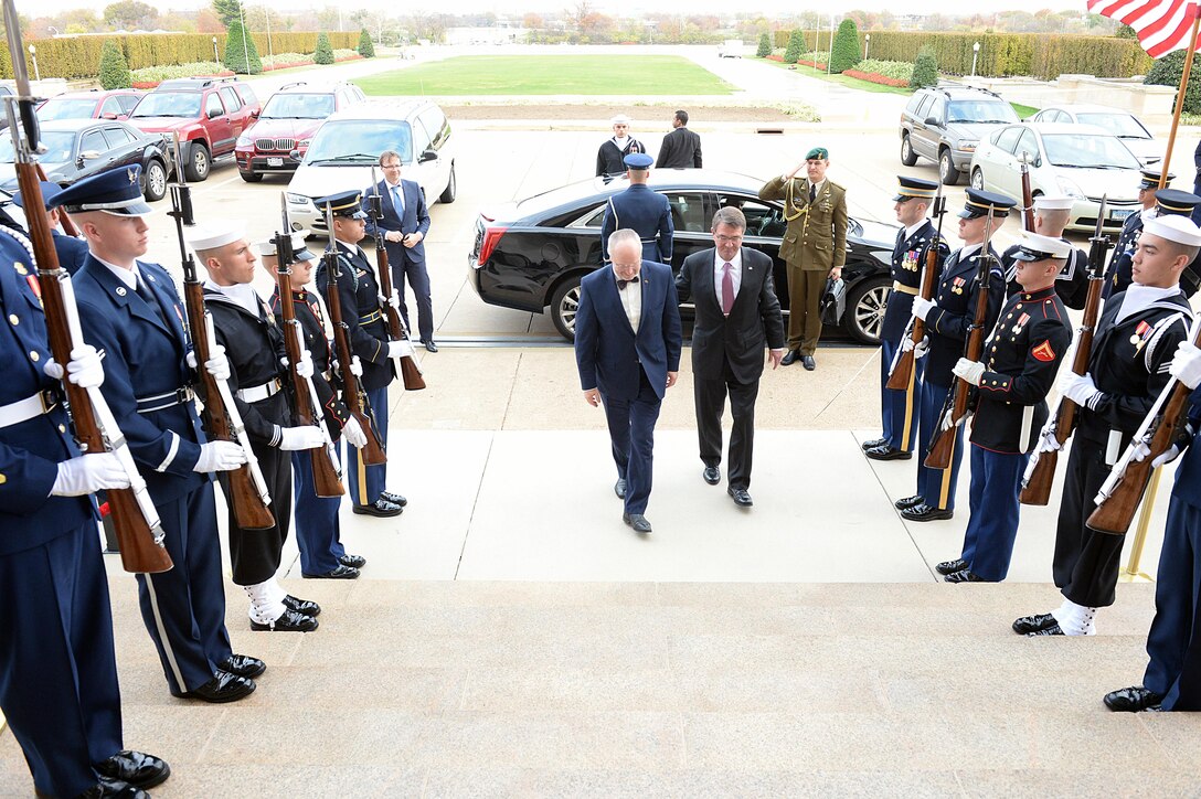 U.S. Defense Secretary Ash Carter hosts an honor cordon to welcome Lithuanian Defense Minister Juozas Olekas to the Pentagon, Nov. 17, 2015.The two leaders met to discuss matters of mutual importance. DoD photo by Army Sgt. 1st Class Clydell Kinchen
