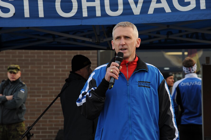 Chief master sergeant of the Estonian air force Janis Jallai, talks to runners before the start of the annual Run for Veteran’s 4.5K fun run at Amari Air Base, Estonia Nov. 13, 2015. Nearly 300 members of the U.S. Air Force, Estonian defense forces, and German air force participated in the annual event to raise awareness for Estonian wounded warriors.  (U.S. Air Force photo by Andrea Jenkins/Released)