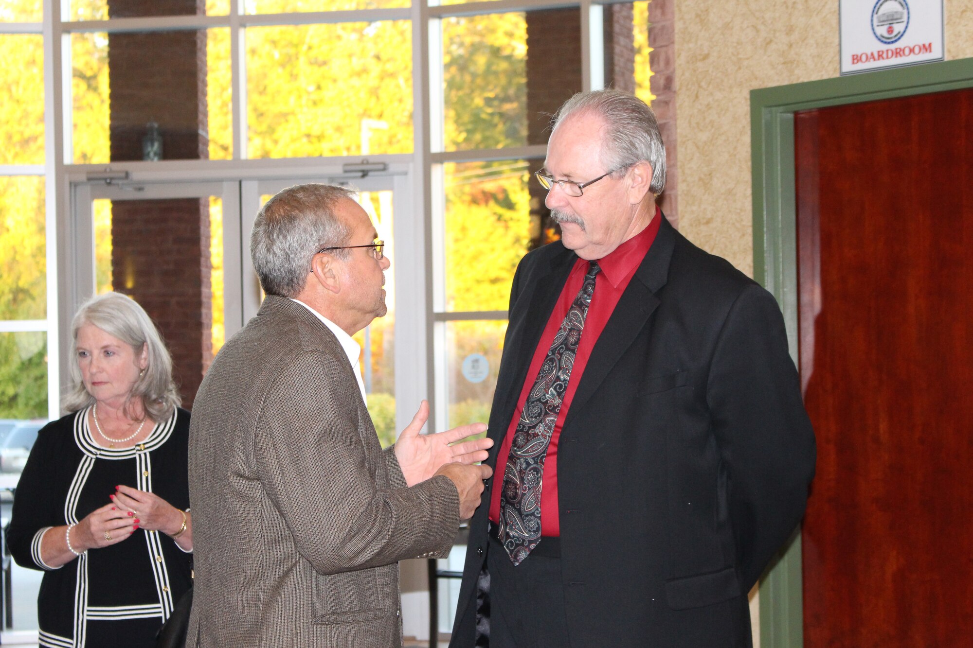ACC Legislative Affairs Chairperson, Mike Niederhauser, talks with Manchester’s Terry Dendy about the ACC. Niederhauser is the primary organizer of the group’s trip to Washington, D.C. (U.S. Air Force photo/ Holly Fowler)