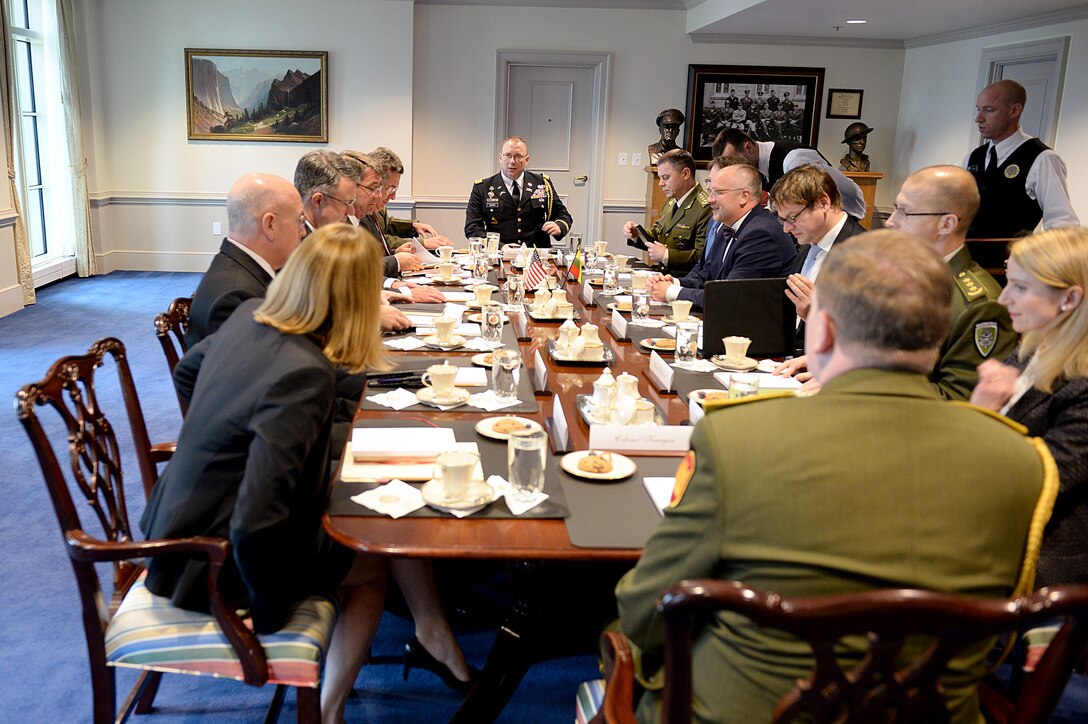 U.S. Defense Secretary Ash Carter and Lithuanian Defense Minister Juozas Olekas meet at the Pentagon, Nov. 17, 2015. DoD photo by Army Sgt. 1st Class Clydell Kinchen