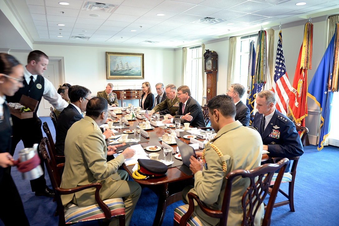 U.S. Defense Secretary Ash Carter, right center, and Pakistani Chief of Army Staff Gen. Raheel Sharif. left center, meet at the Pentagon, Nov. 17, 2015. The two leaders met to discuss matters of mutual importance. DoD photo by Army Sgt. 1st Class Clydell Kinchen

