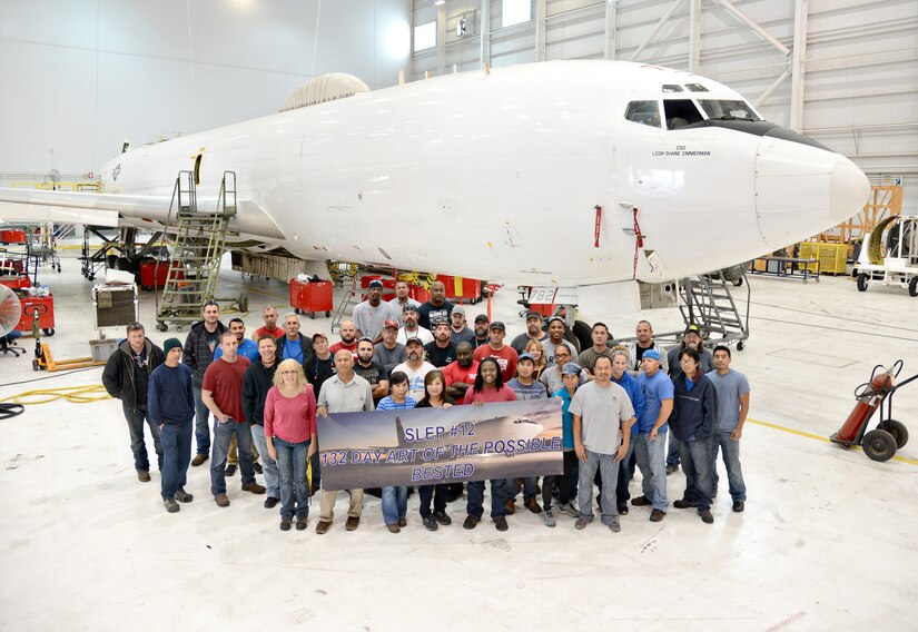 Team delivers Navy plane in record time > Tinker Air Force Base