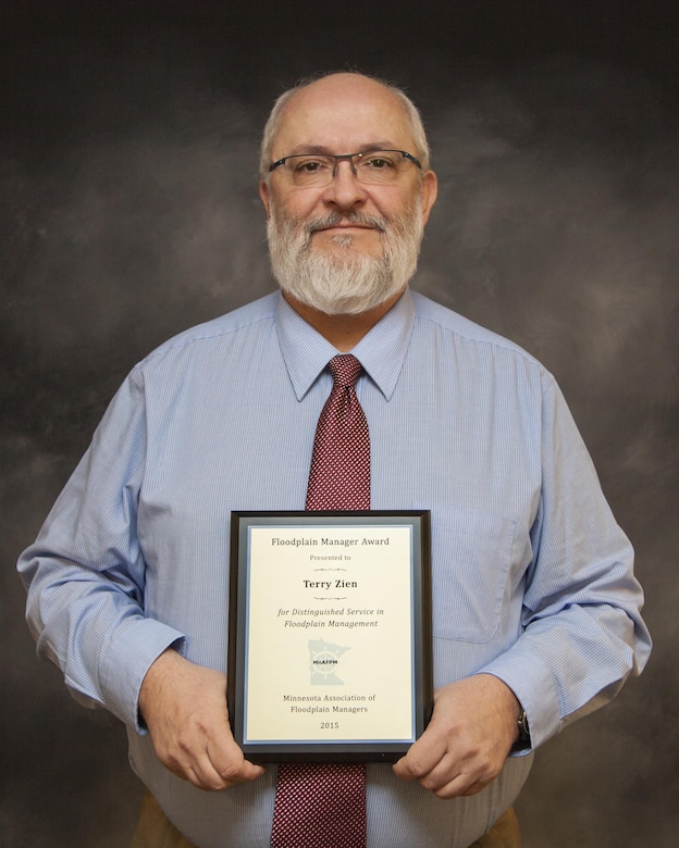 Terry Zien, St. Paul District hydraulic engineer, received the annual Floodplain Manager Award for distinguished service in floodplain management at the Minnesota Association of Floodplain Managers, or MnAFPM, conference in Moorhead, Minnesota, Nov. 19.