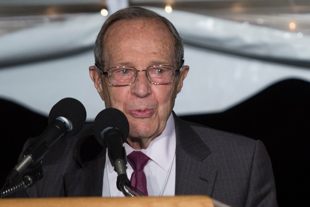 Former Defense Secretary William Perry delivers remarks after being presented the inaugural Innovators in Defense, Enterprise, Academia and Science award during the World Economic Forum dinner at the Pentagon, Sept. 30, 2015. DoD photo by Air Force Senior Master Sgt. Adrian Cadiz